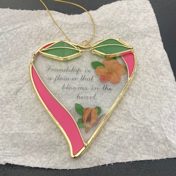 Heart shaped ornament with friendship is a flower that blooms in the heart - Picture 1 of 6